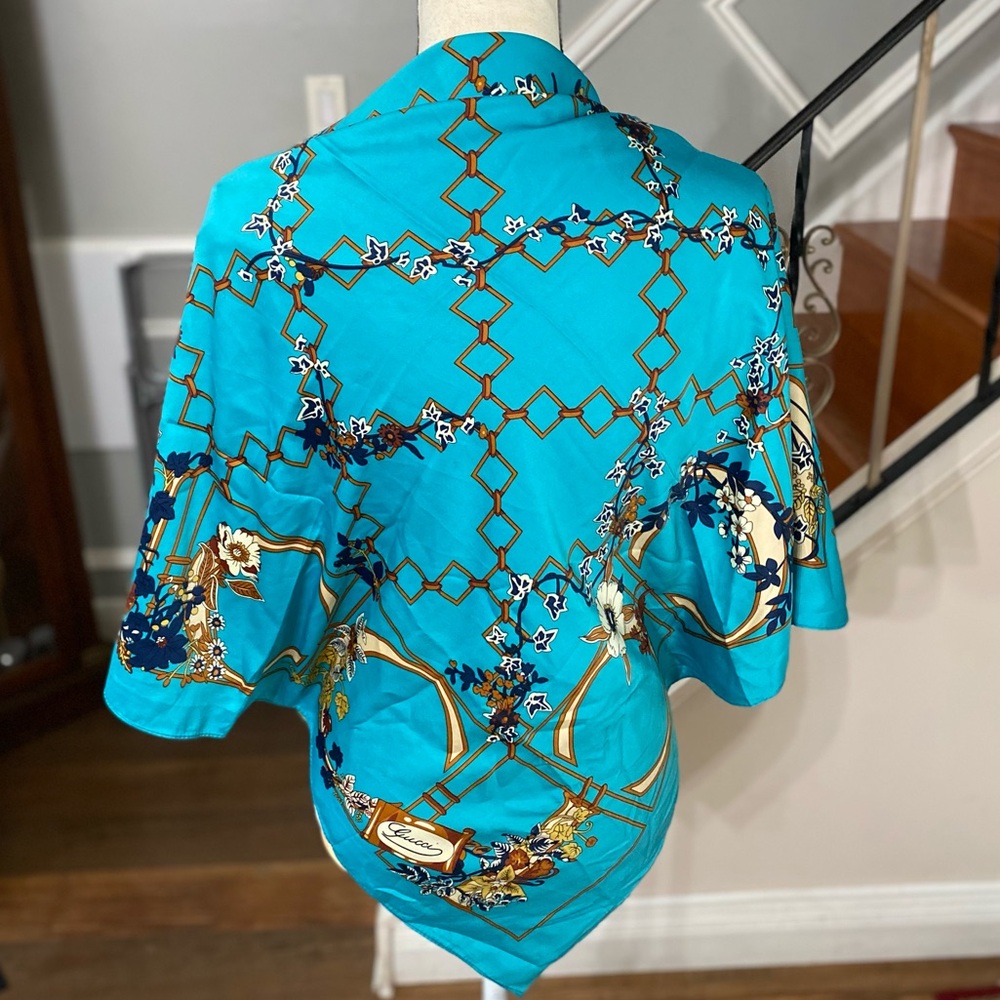 Aker Silk-Feel Floral Chain Print Scarf